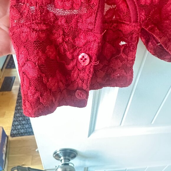 blouse - Picture 2 of 3